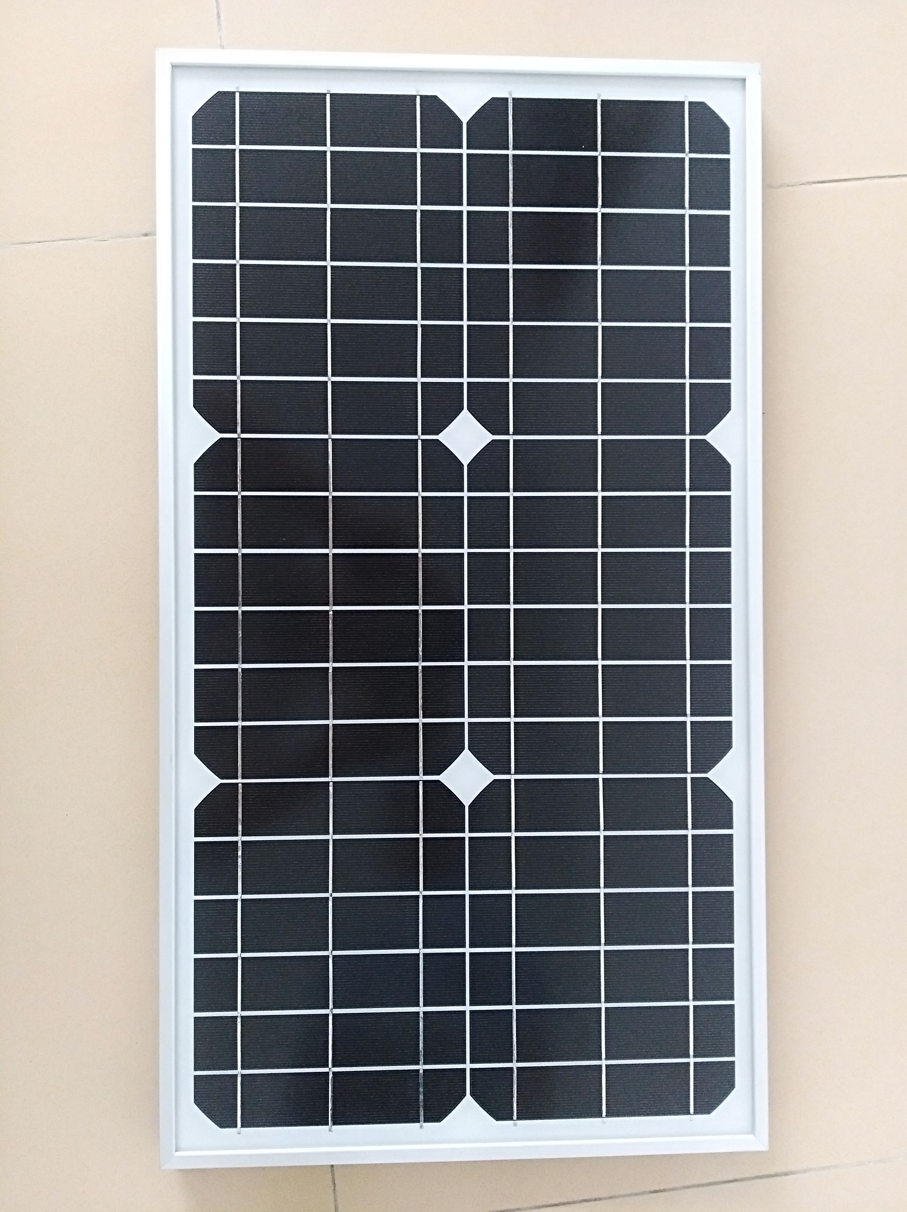 深圳厂家生产单晶30W太阳能板