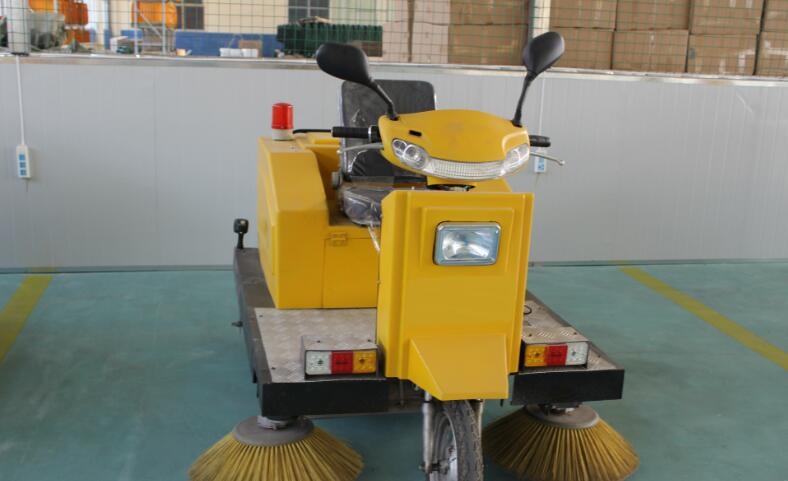 节能环保电动驾驶式扫地车节能环保电动驾驶式扫地车