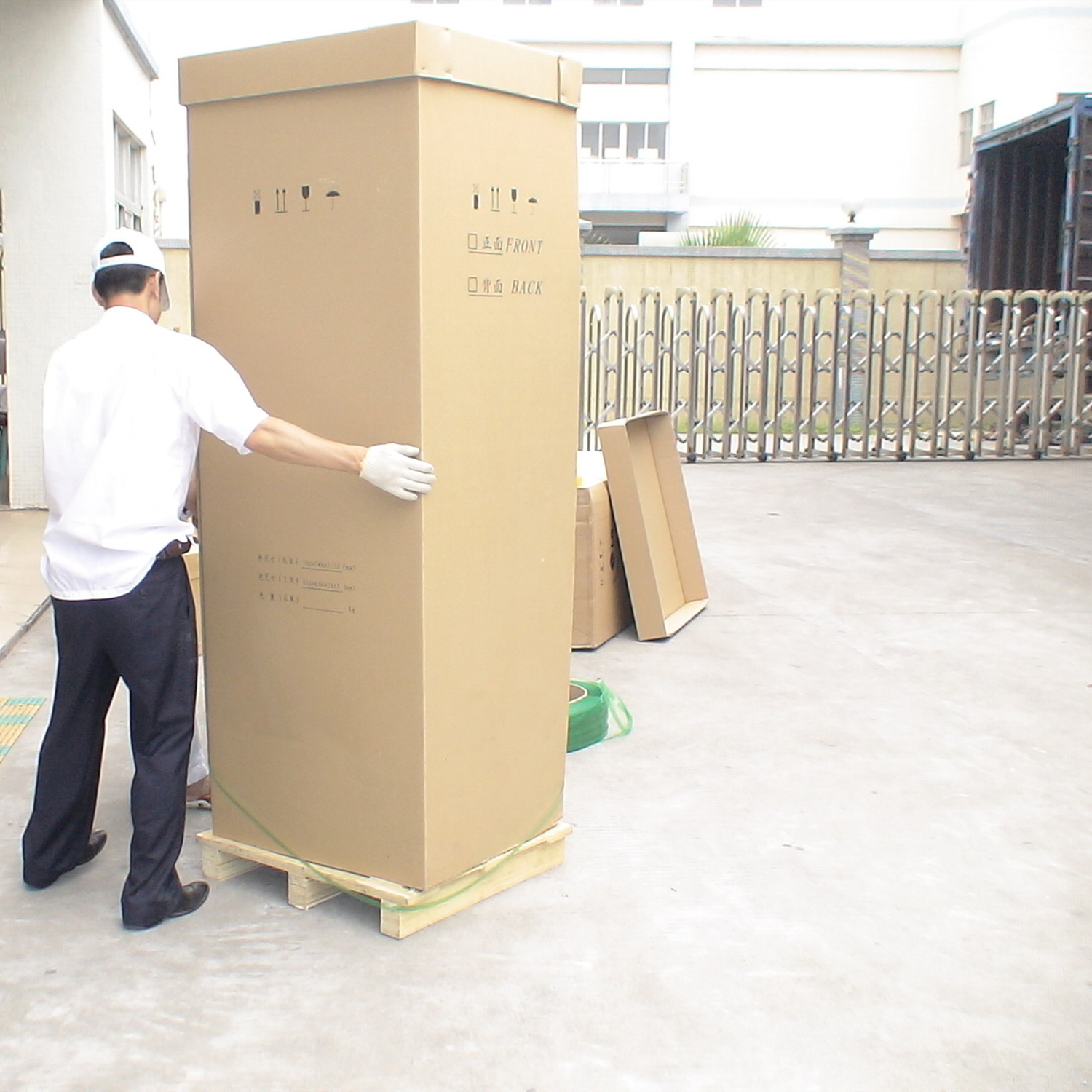 东莞/深圳/广州/广东重型包装 仪器设备包装箱 防水耐破 智能机柜 智能机柜重型包装纸箱