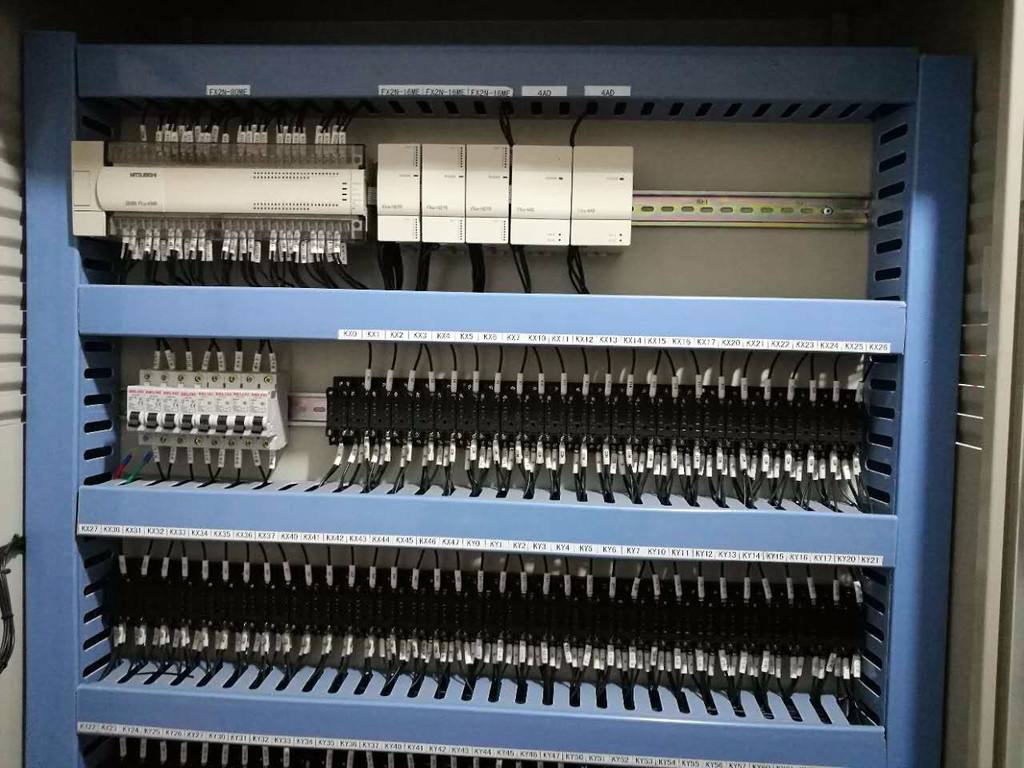 龙雷plc控制柜保护器生产厂家厂家直供  龙雷plc控制柜 厂家直销  龙雷plc控制柜保护器供应控制柜图片