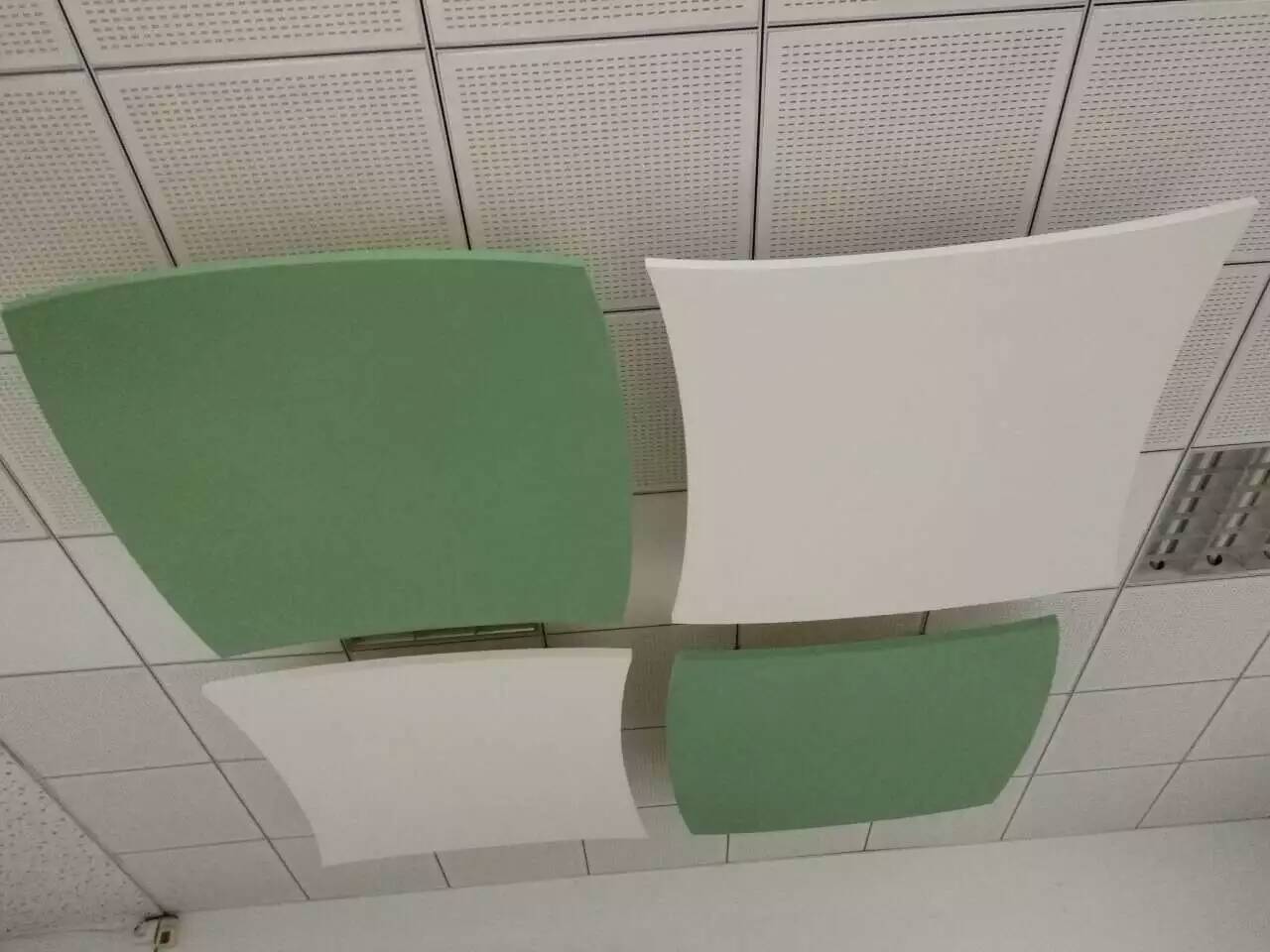 廊坊市经济环保吸音天花板玻纤天花吊顶板厂家