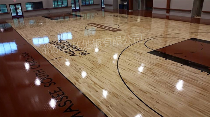 室内体育馆运动木地板  篮球场体育木地板厂家 实木运动地板价格