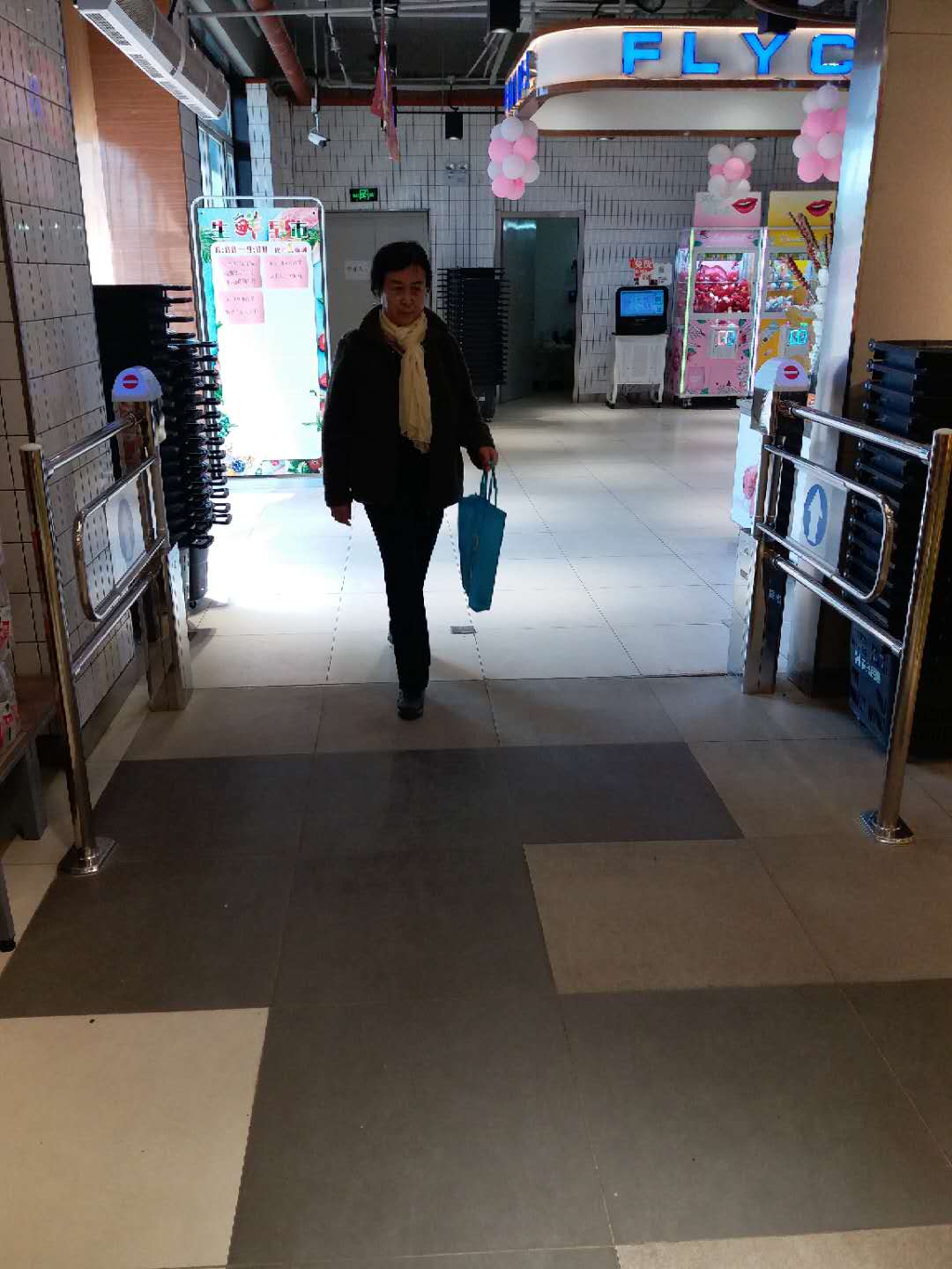 河北农兴民惠超市单向门进出口器图片