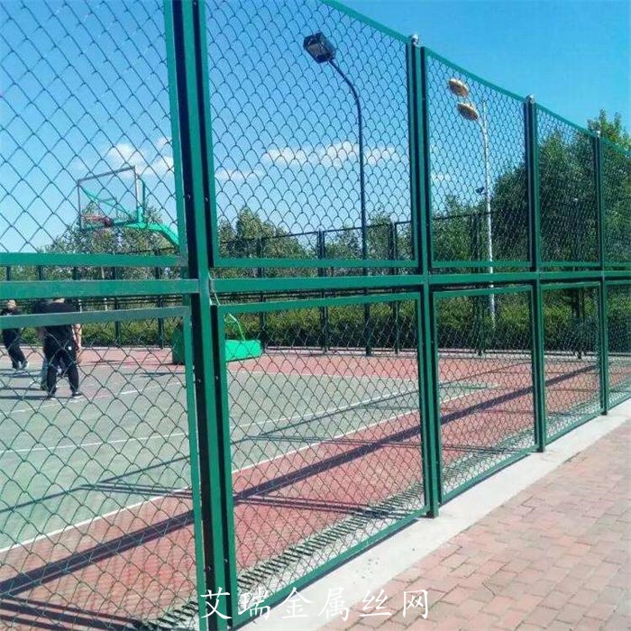 篮球场护栏网-篮球场隔离栅厂家-篮球场围网安装价格图片