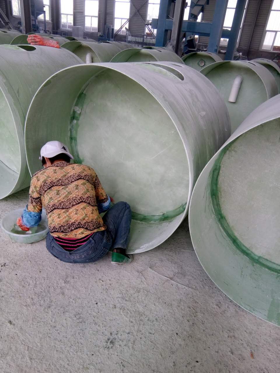 黑龙江缠绕玻璃钢化粪池厂家现场加工  缠绕玻璃钢化粪池