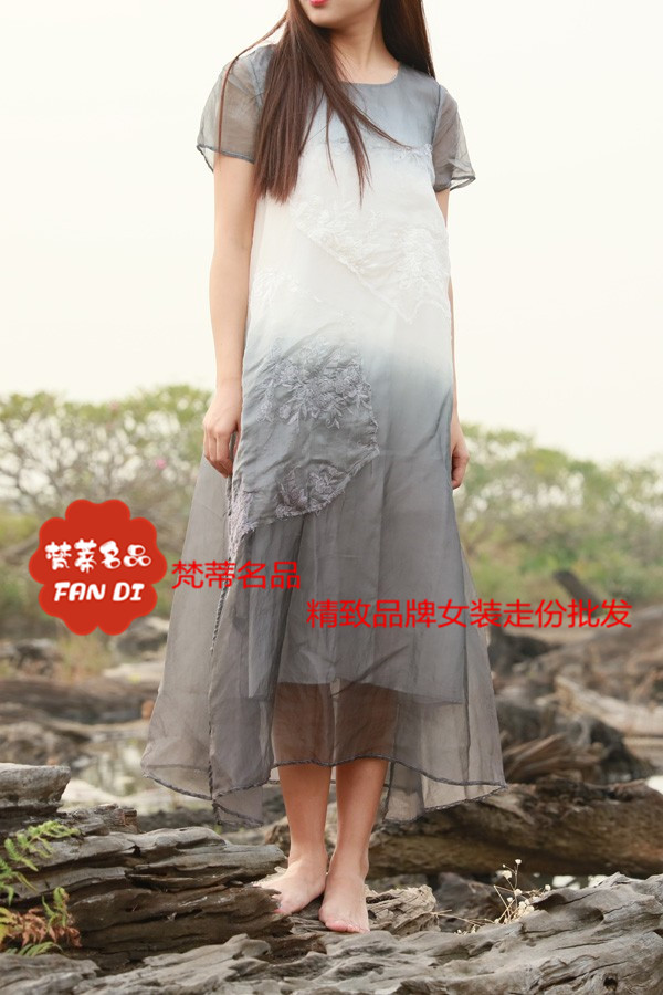香港森女系品牌女装木子衣芭折扣尾货走份批发图片