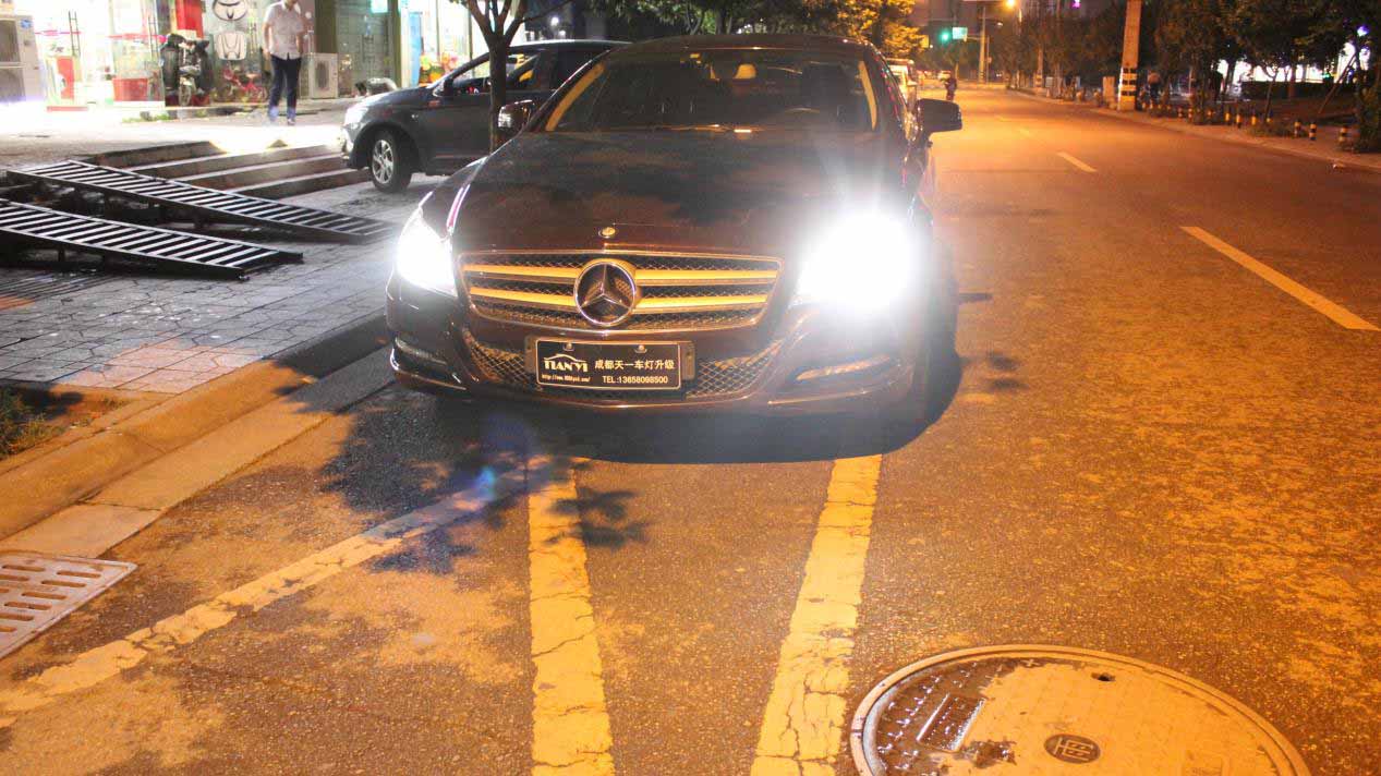奔驰CLS车灯改装 格界酷亮版 LED透镜-成都天一改灯