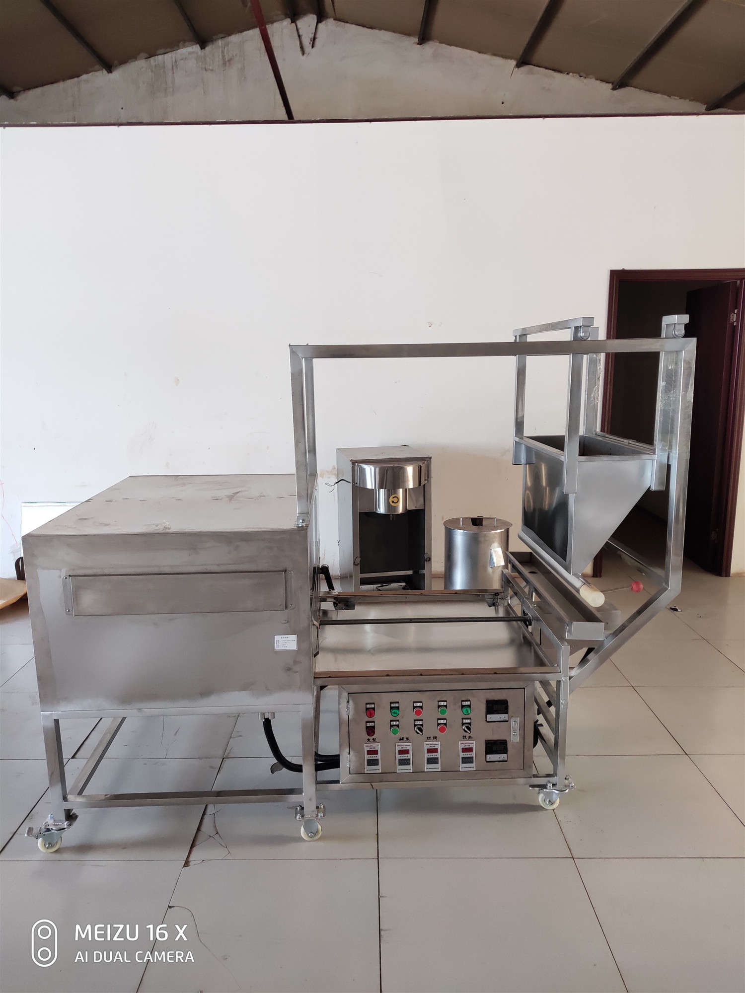 供应蛋糕防腐技术邢台亚兴YX290-II型双模槽子糕机器设备