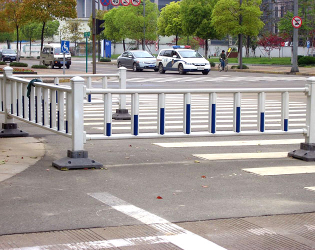 供应道路护栏 道路护栏质优价廉保质保量 质优价廉保质保量的市政护栏