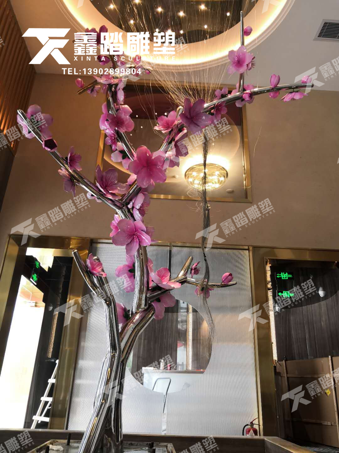 室内不锈钢桃树开花雕塑 镜面不锈钢树枝 喷绘不锈钢桃花