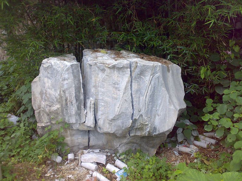 青海岩石膨胀剂无声破碎剂专业石材切割 破石头好帮手