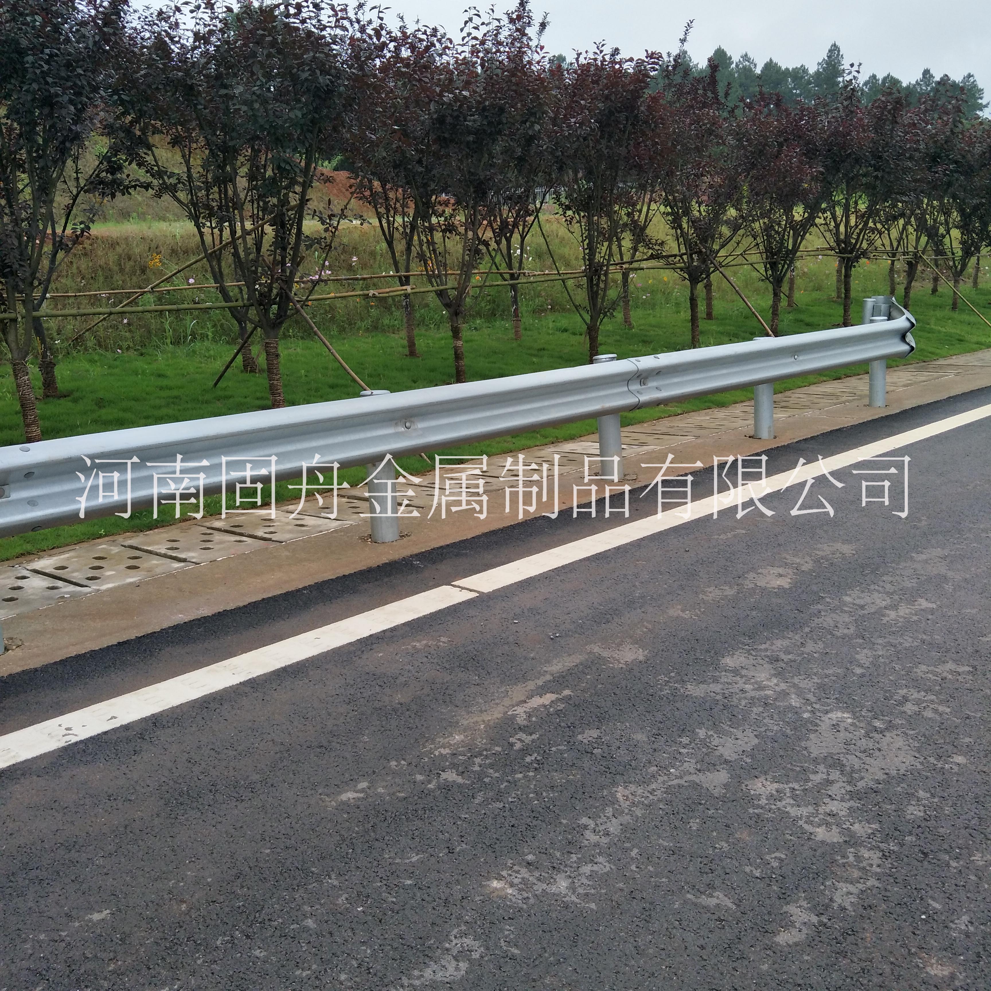 湖南株洲波形护栏高速公路护栏板厂图片