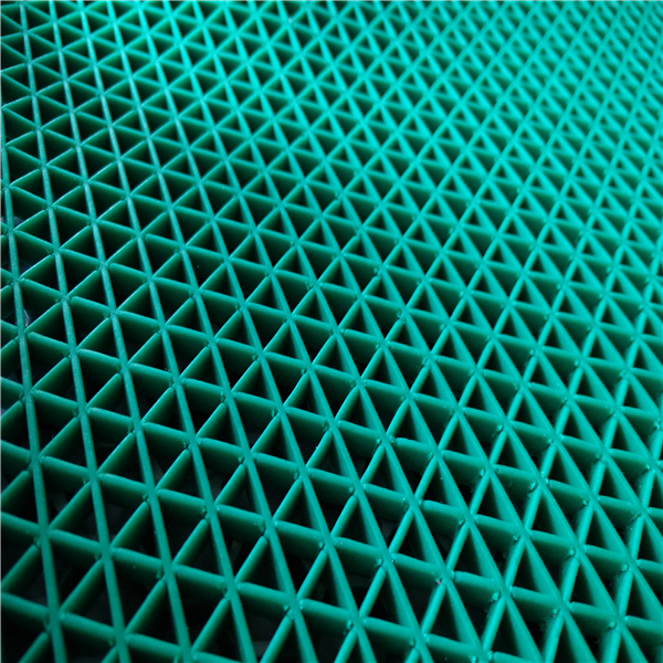 PVC六角形镂空防滑地垫生产线