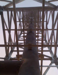 钢制四角烟囱塔架-天信塔业-厂家直销图片