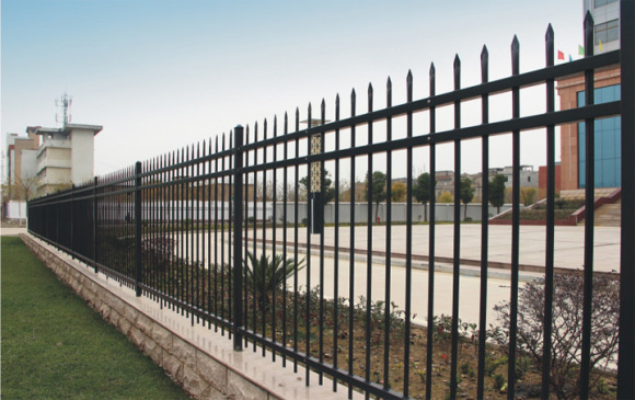 广州市小区护栏学校围墙护栏生产定做新型锌钢护栏焊接式铁艺护栏图片