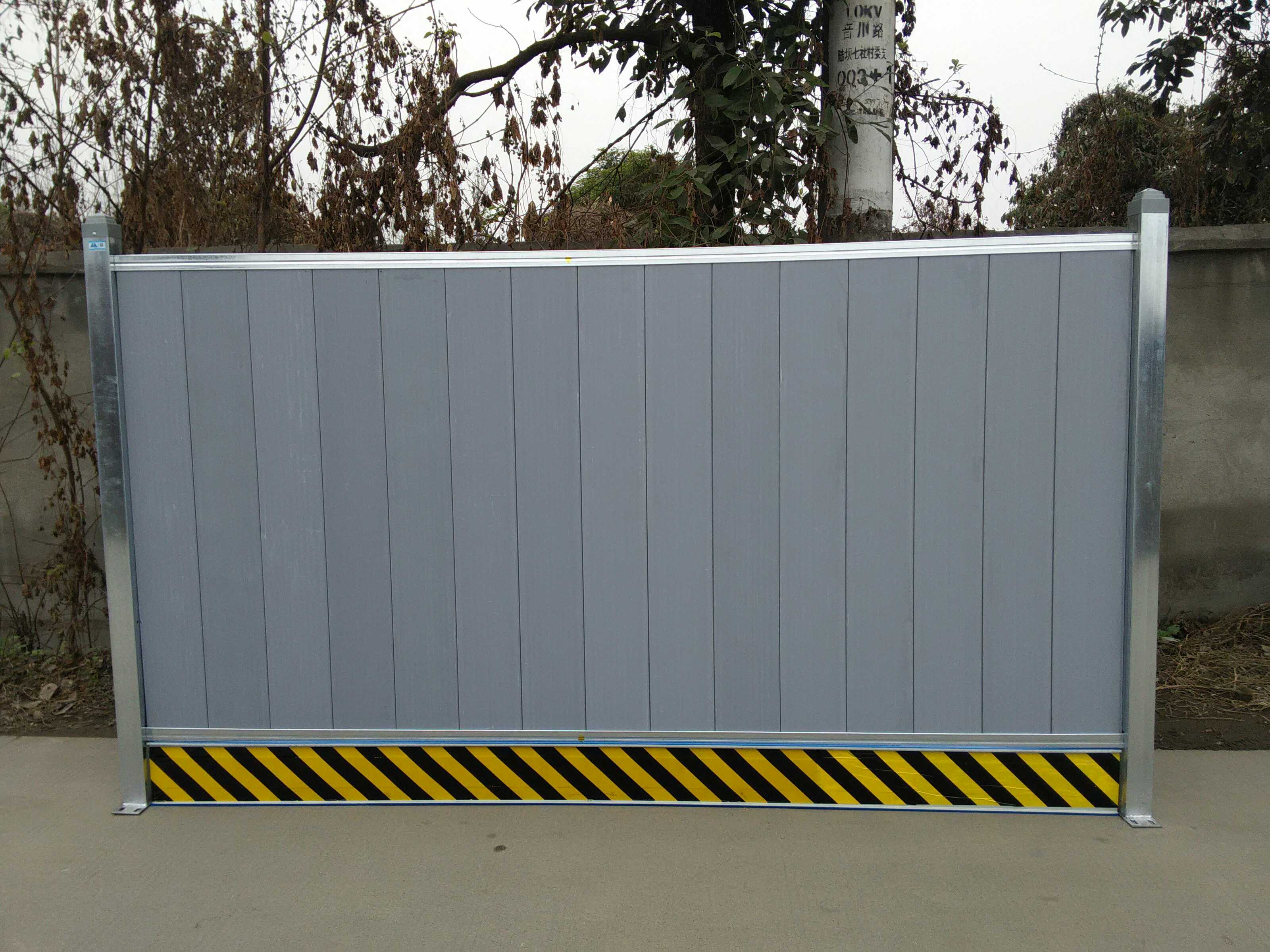 长沙市政施工工地PVC围挡隔离挡板围墙护栏工程临时彩钢夹心板图片