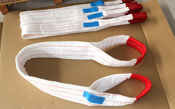 工业起重丙纶起吊带 双扣白色耐磨扁平吊装带 吊装索具厂家供应