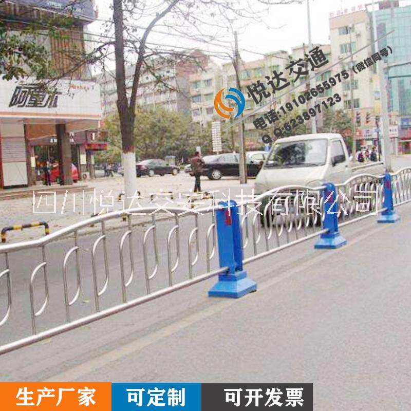熊猫隔离栏市政交通道路护栏隔离栏交通设施隔离墩公路隔离护栏防撞护栏定制