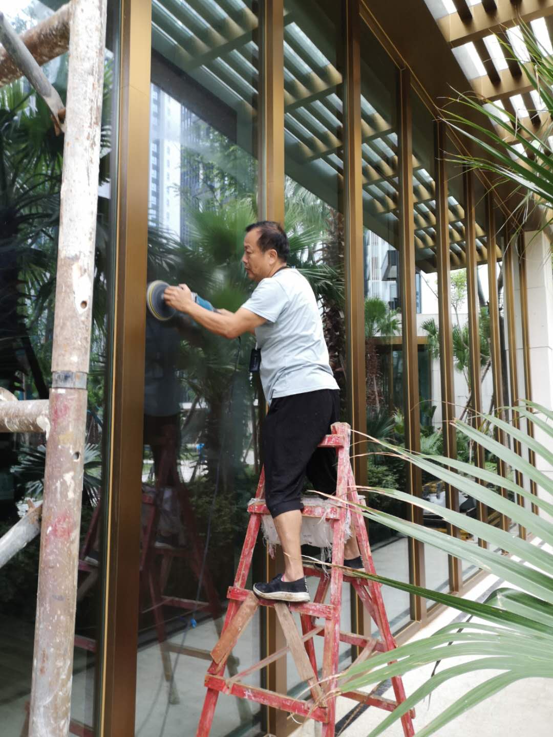 成都玻璃划痕修复、成都专业玻璃划痕修复、成都玻璃修复公司 锦江区玻璃划痕修复