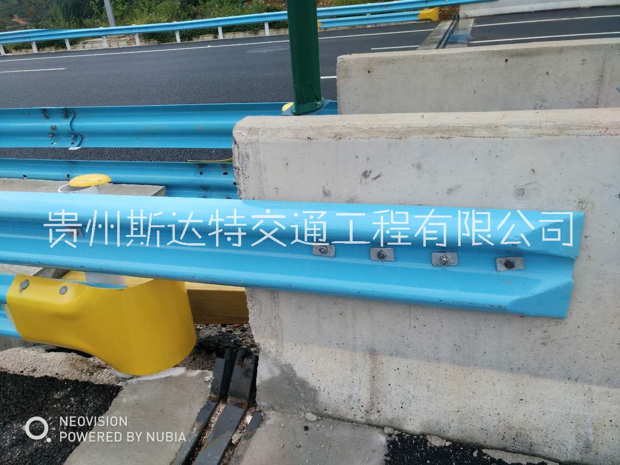 公路防撞栏  高速护栏板 热镀锌波形护栏生产厂家