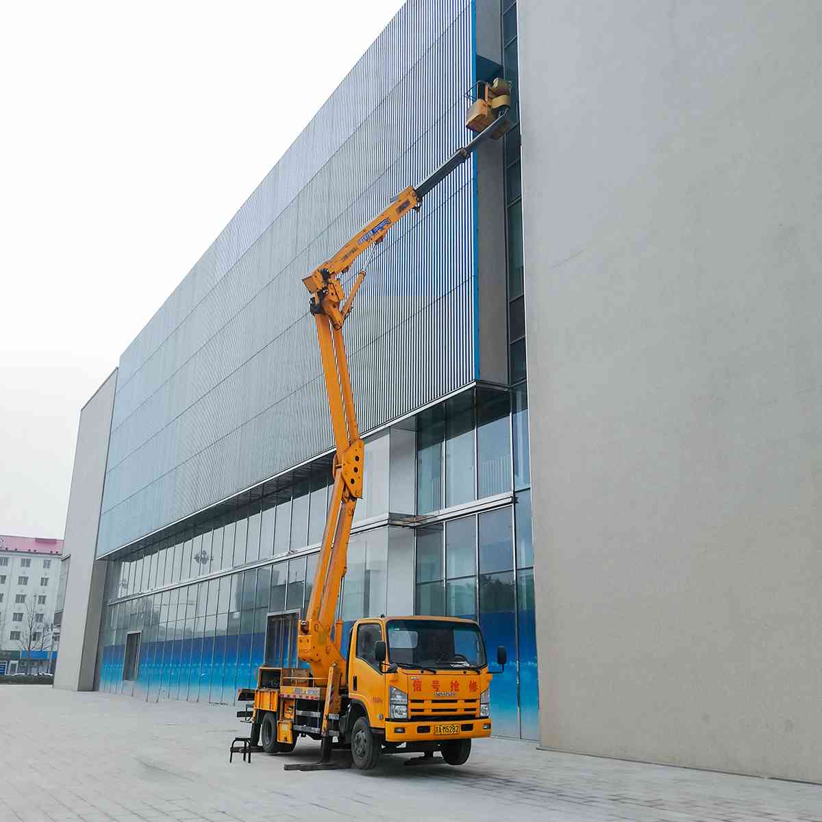 北京大兴地区出售杭州爱知22米车载混合臂式高空作业车出售 升降车出售