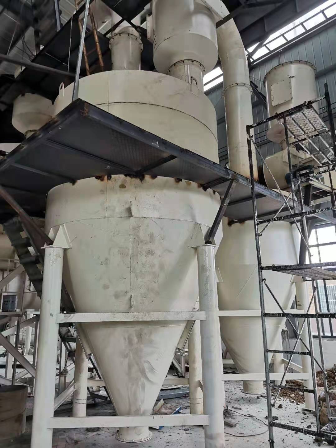石灰石磨粉机灰钙设备1280碳酸钙雷蒙机氢氧化钙选磨一体机生产厂家