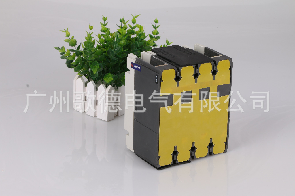 广州塑壳断路器厂家 新能源光伏发电直流塑壳断路器 光伏发电DC1000V直流塑壳断路器图片