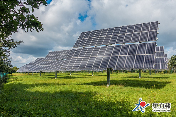 奥力弗太阳能发电产品高度稳定，厂家不定期派技术巡检