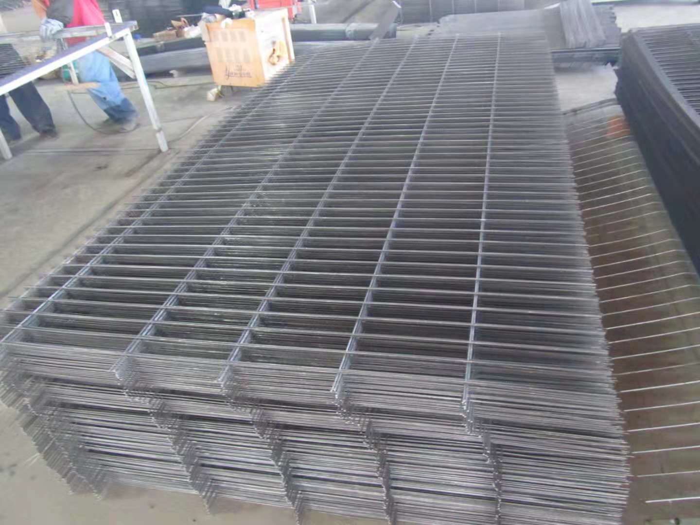 焊接钢筋网片定做 铁丝网外围安全防护网 定制钢筋网片