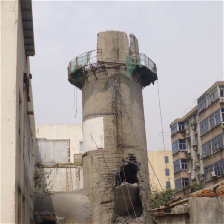 旧烟囱拆除金蜘蛛高空提供烟囱拆除方案设计施工图片