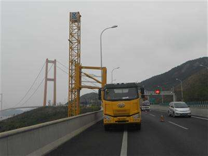 广州16米桥梁检测车出租，中山18米路桥检测车租赁图片