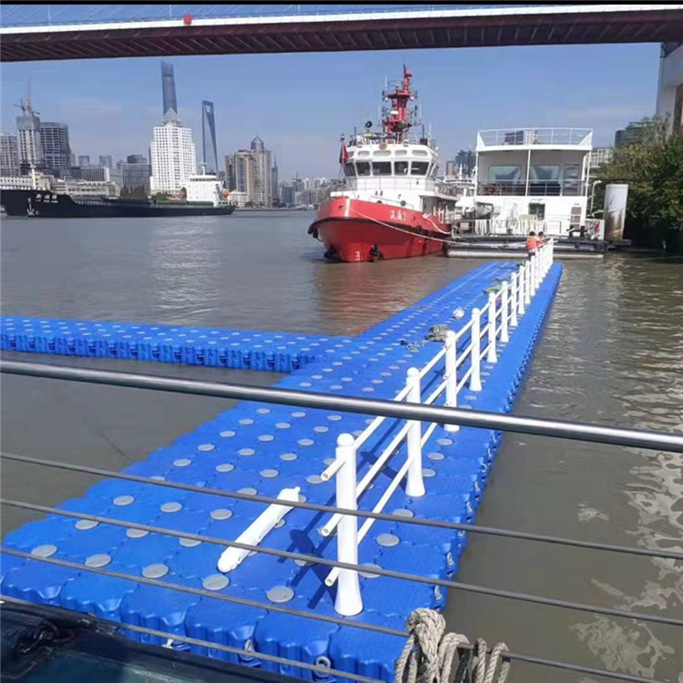 造型多样组装简单水上码头浮筒 船坞停放泊位塑料浮筒