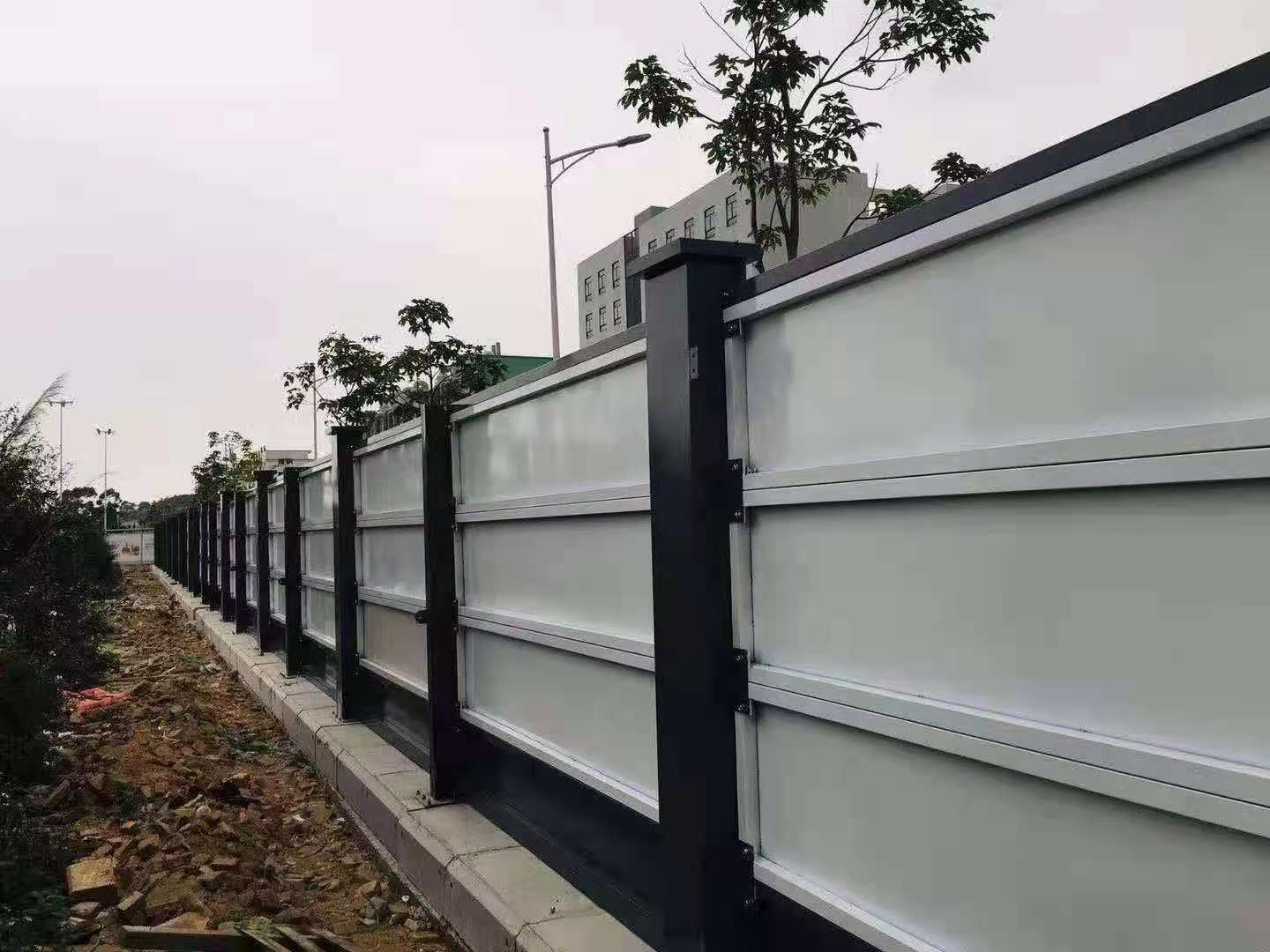 中山钢板围墙护栏厂家大量批发回收