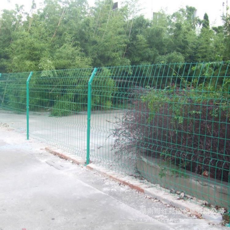 双边丝护栏网定做 常德绿色隔离铁丝网围栏小区防护网围墙护栏网图片