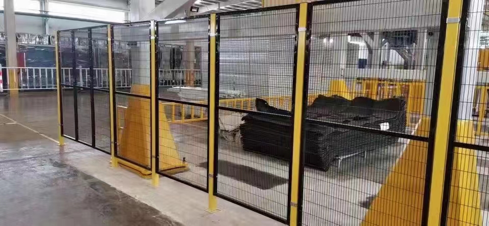 黄色车间隔离网 仓库移动隔离网 工厂车间隔断设备防护围栏图片