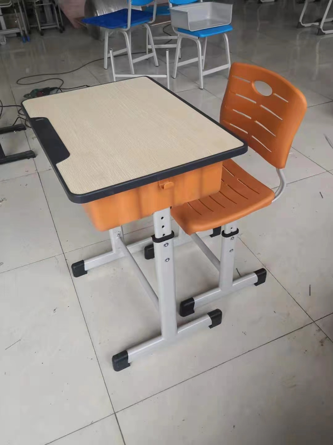河北课桌椅厂-学校课桌椅批发厂家-儿童可折叠课桌椅价格-哪里有图片