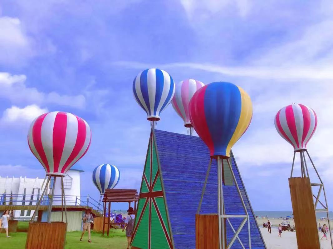临沂市热气球小木屋厂家景区网红打卡美陈装饰热气球小木屋户外摄影基地拍照道具气球房子