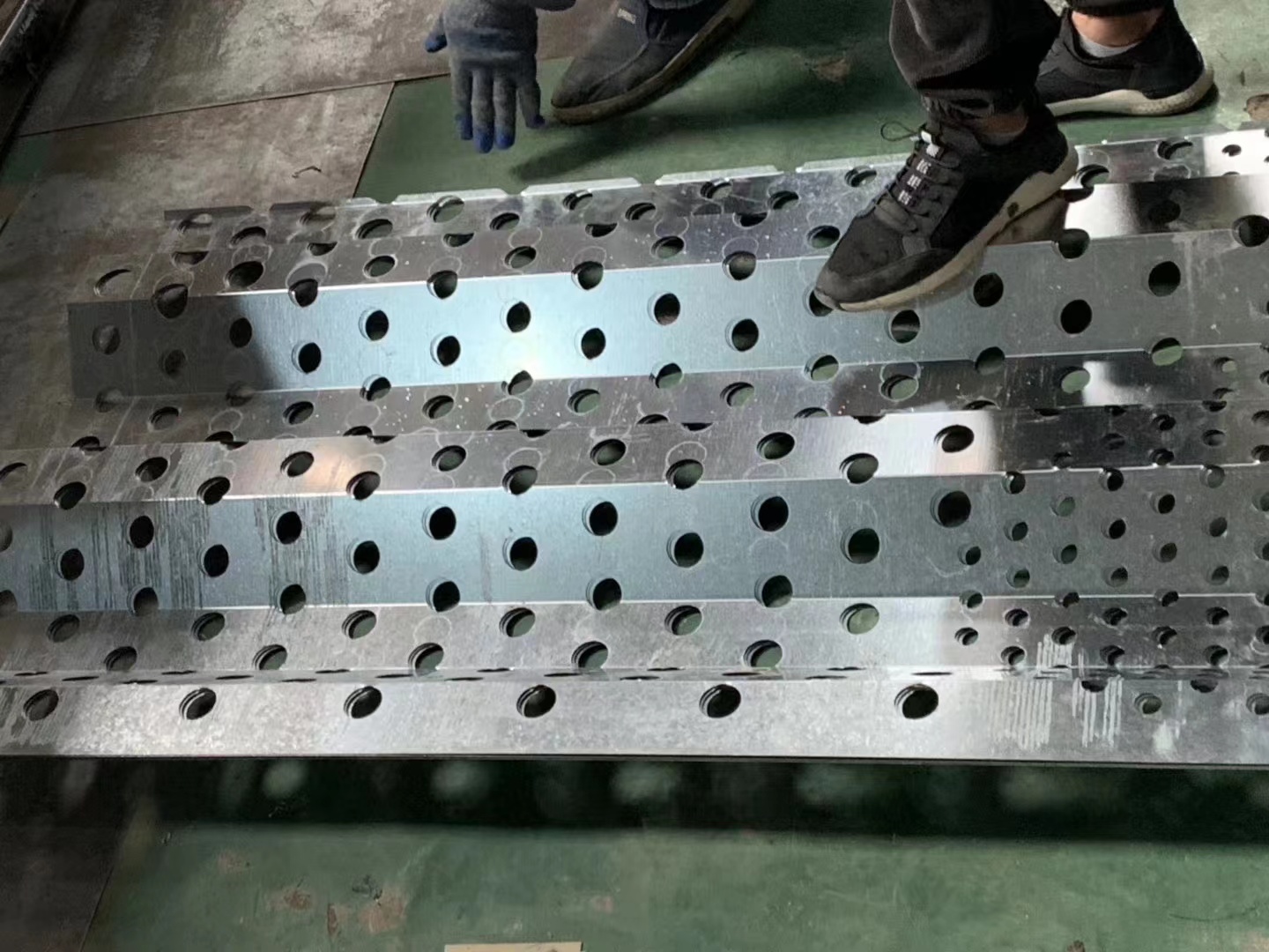 铝板加工上海 铝板加工厂_镂空铝单板 穿孔铝板大型定制厂家