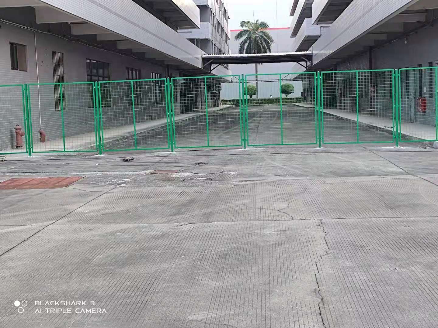 广州市公路护栏网施工围蔽护栏道路护栏网铁丝网围栏现货