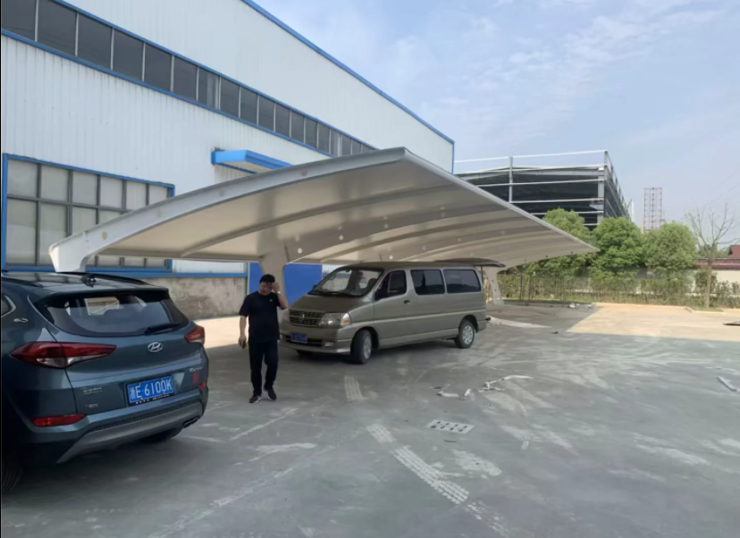安徽白色汽车停车棚造价滁州市小轿车膜结构停车棚工程预算图片