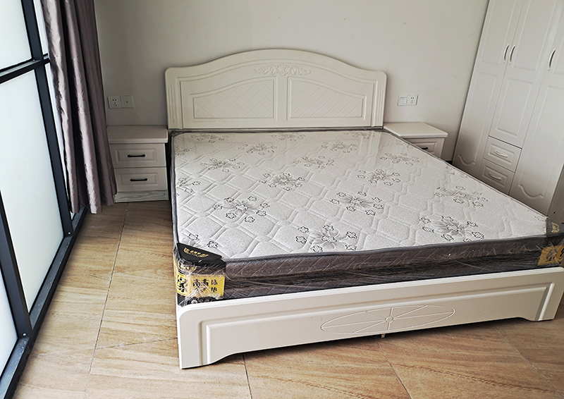 现代风格1.5米双人床，优雅与实用兼具 泉州简约时尚1.5米双人床 定制尺寸双人床 宾馆家具标间全套板式床公寓单双人床图片