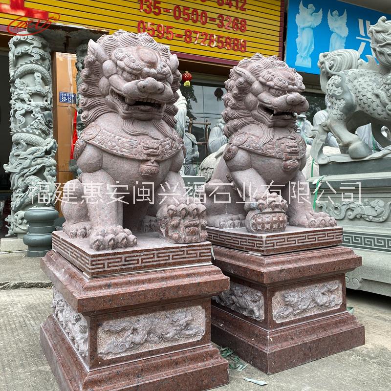 泉州石材厂家石雕动物狮子雕塑 印度红北京狮 庭院祠堂狮子摆件图片