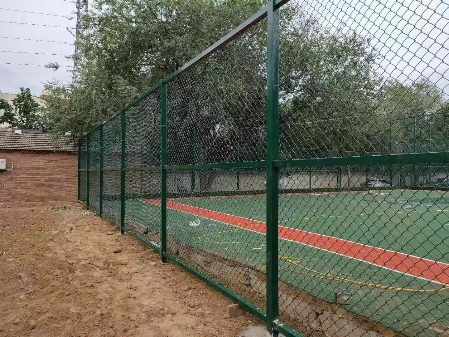 乌鲁木齐笼式球场围网 组装式体育场防护网 材料低碳钢丝㓎塑